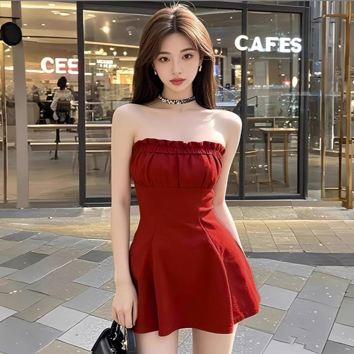 2025夏季新款气质优雅抹胸连衣裙性感辣妹a字裙修身收腰显瘦裙子