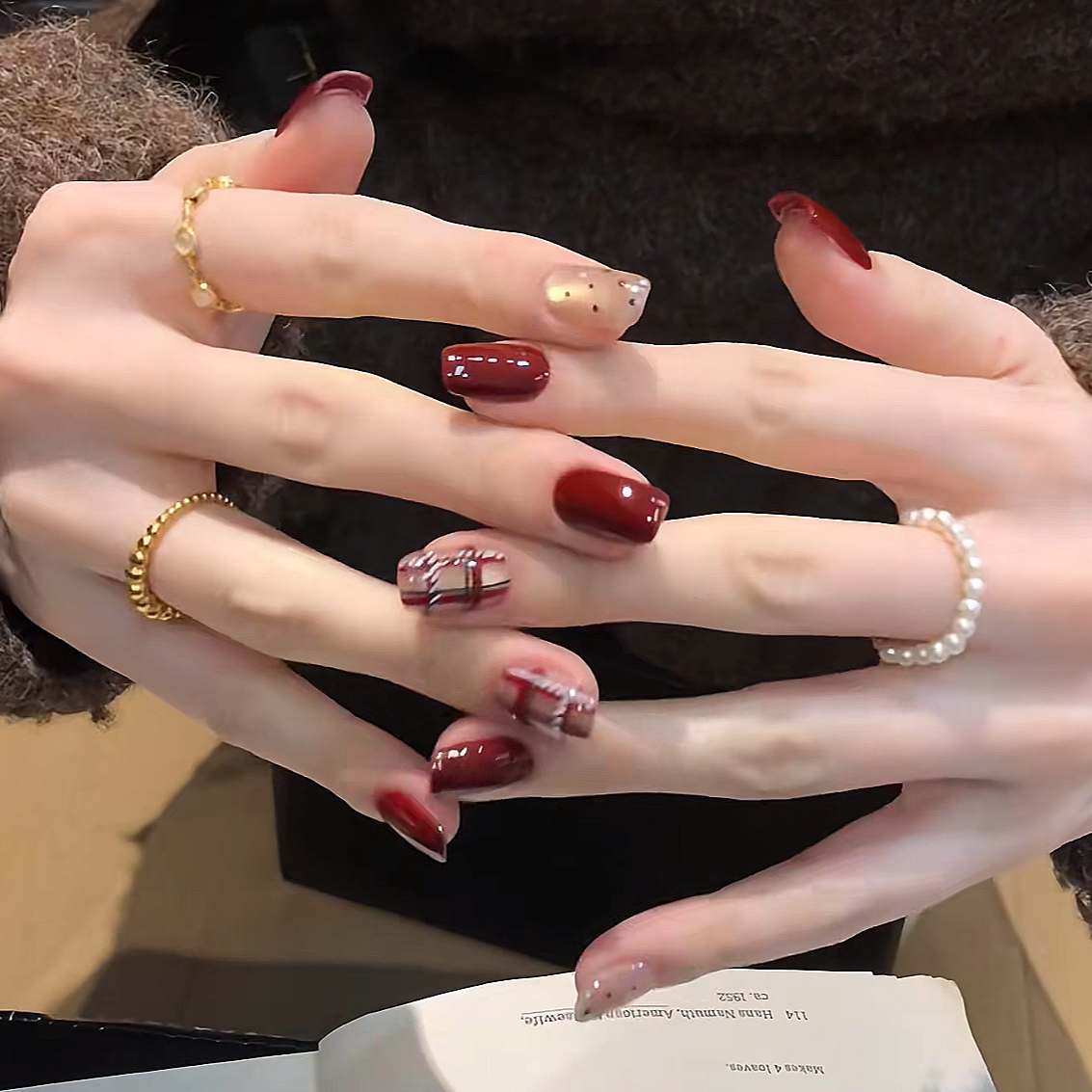 【圣诞礼物】酒红色法式纯手工穿戴甲短款格纹波点显白猫眼穿戴美甲
