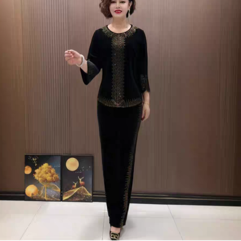 套装2025早秋丝绒刺绣长袖中长款打底连衣裙