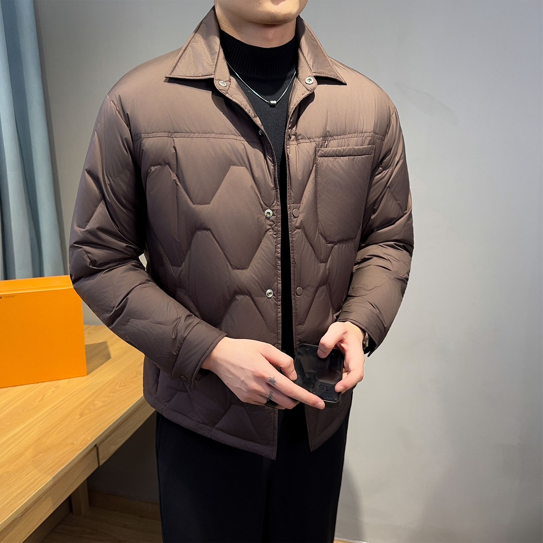 冬季轻薄羽绒服男款爆款2025新款多口袋潮流休闲男士保暖翻领外套