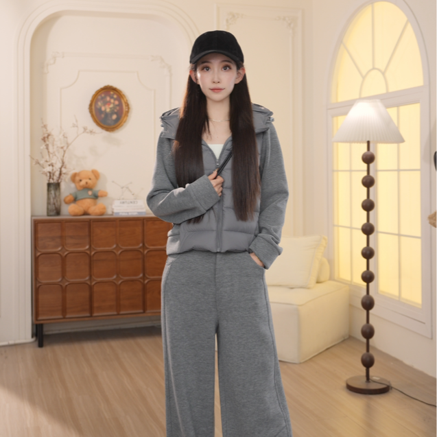 Basic House/百家好2025秋冬新款羽绒连帽拼接外套休闲长裤DDE91