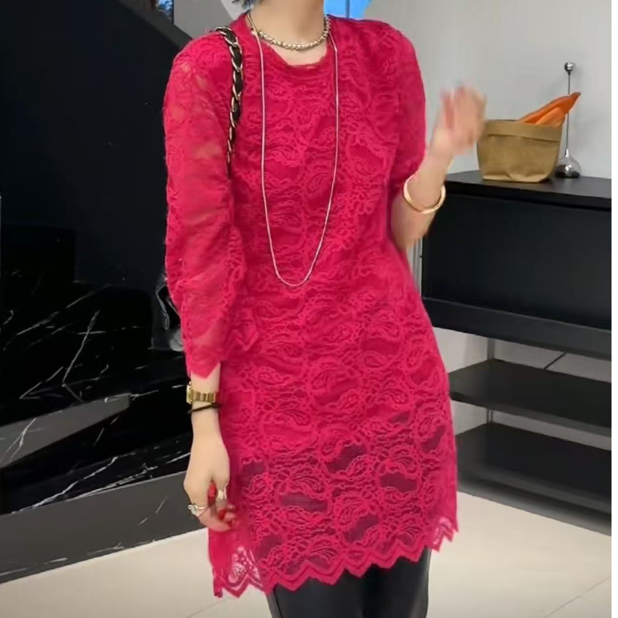 奇奇家时尚韩版大码女装2025冬季新款蕾丝高弹长款打底衫