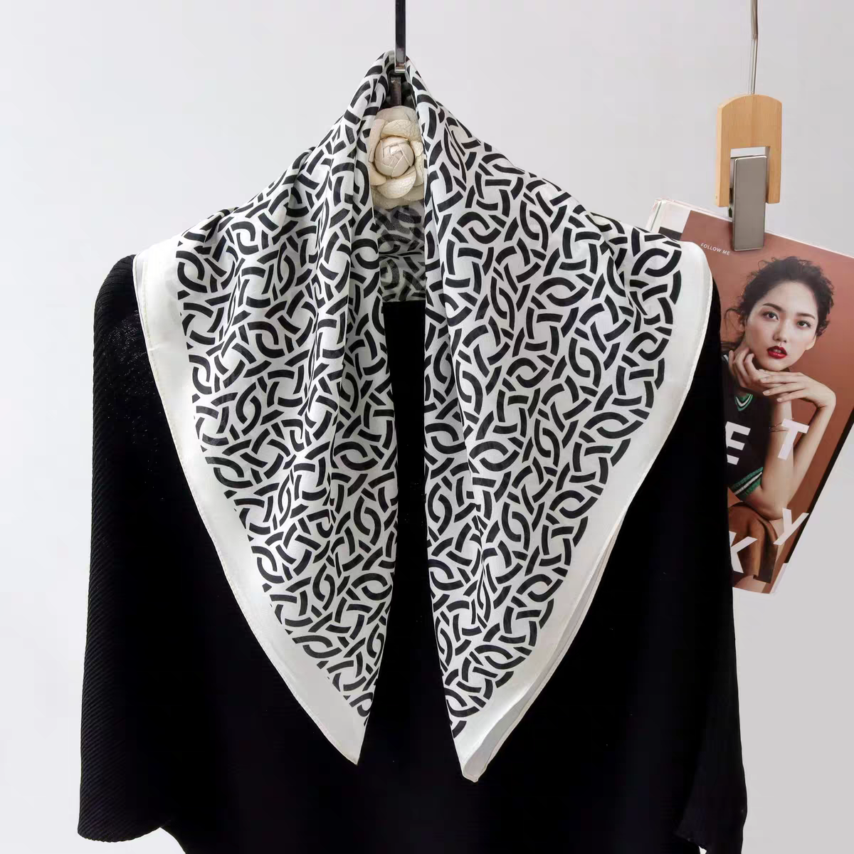 【V08】65cm桑蚕丝双绉薄款方巾轻柔时尚百搭四季女士发带真丝护颈