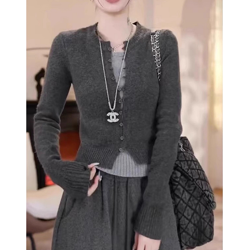 小众设计感拼接撞色假两件针织衫女早秋季新款时髦气质百搭毛衣