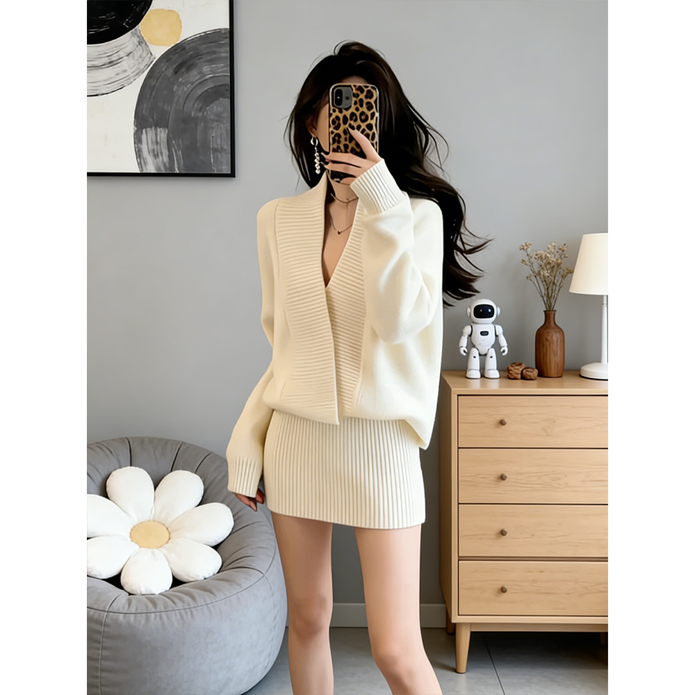 MARIE.COCO轻奢感名媛女神范法式高级感轻熟大方得体奶白色连衣裙