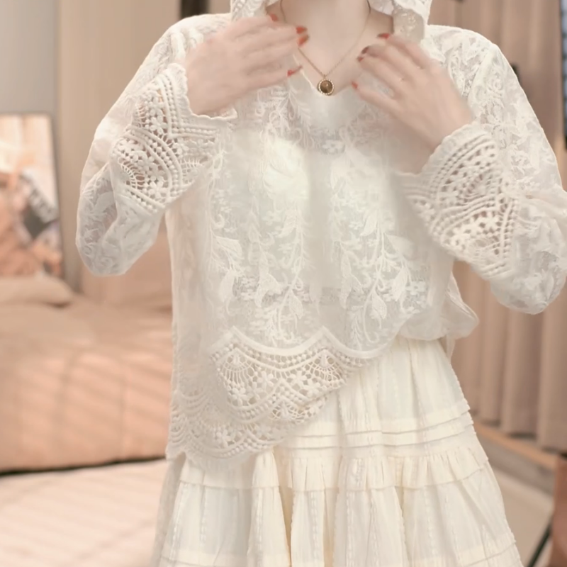 新款连帽蕾丝边拼接气质百搭重工钩花蕾丝衫LK2501801