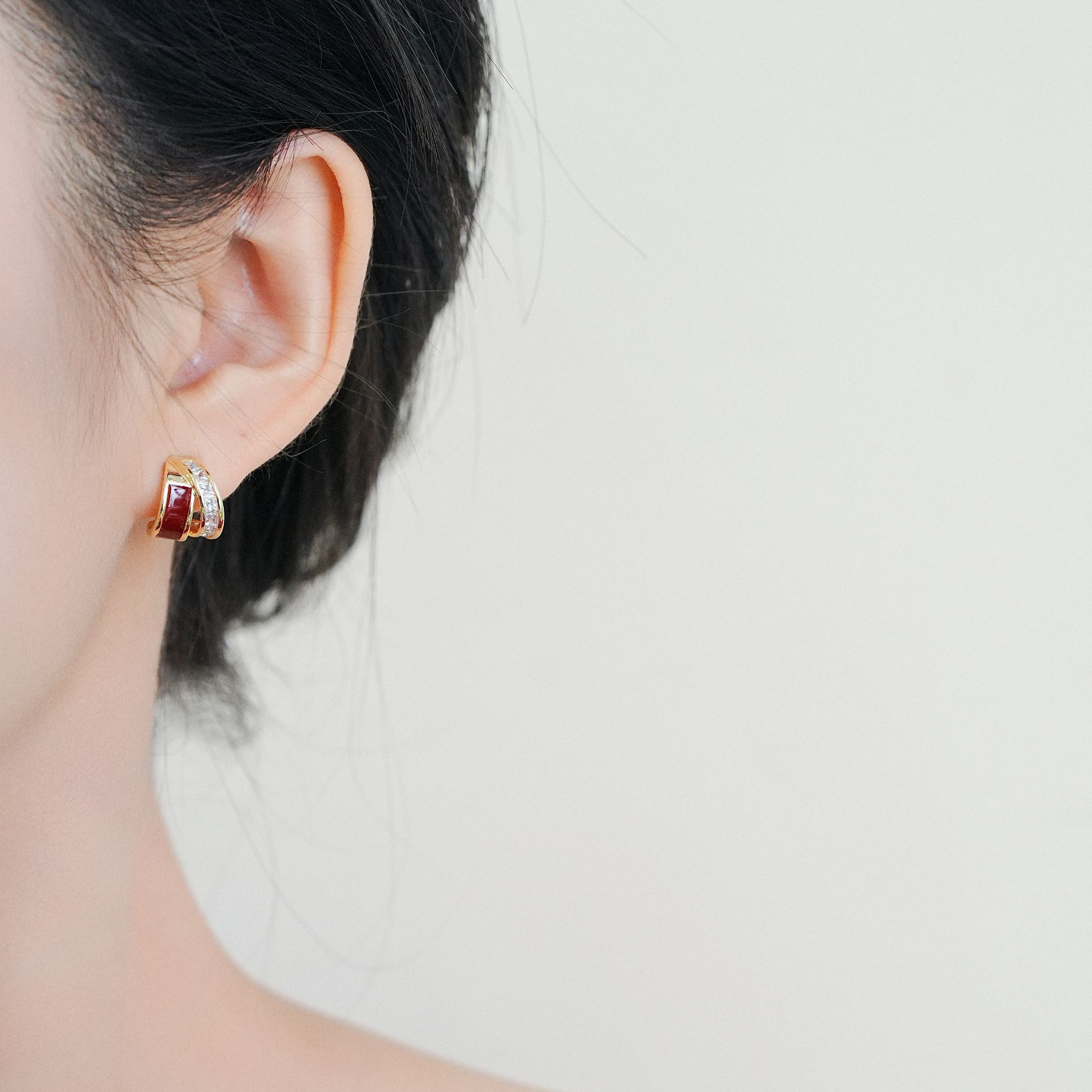 铜合金耳饰 安可拉酒红色双环耳钉新款高级感耳环女时尚气质