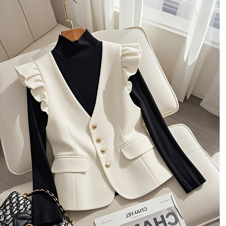 高级感小香风独特白色西装式超好看女款马甲春季马夹新款2025叠穿