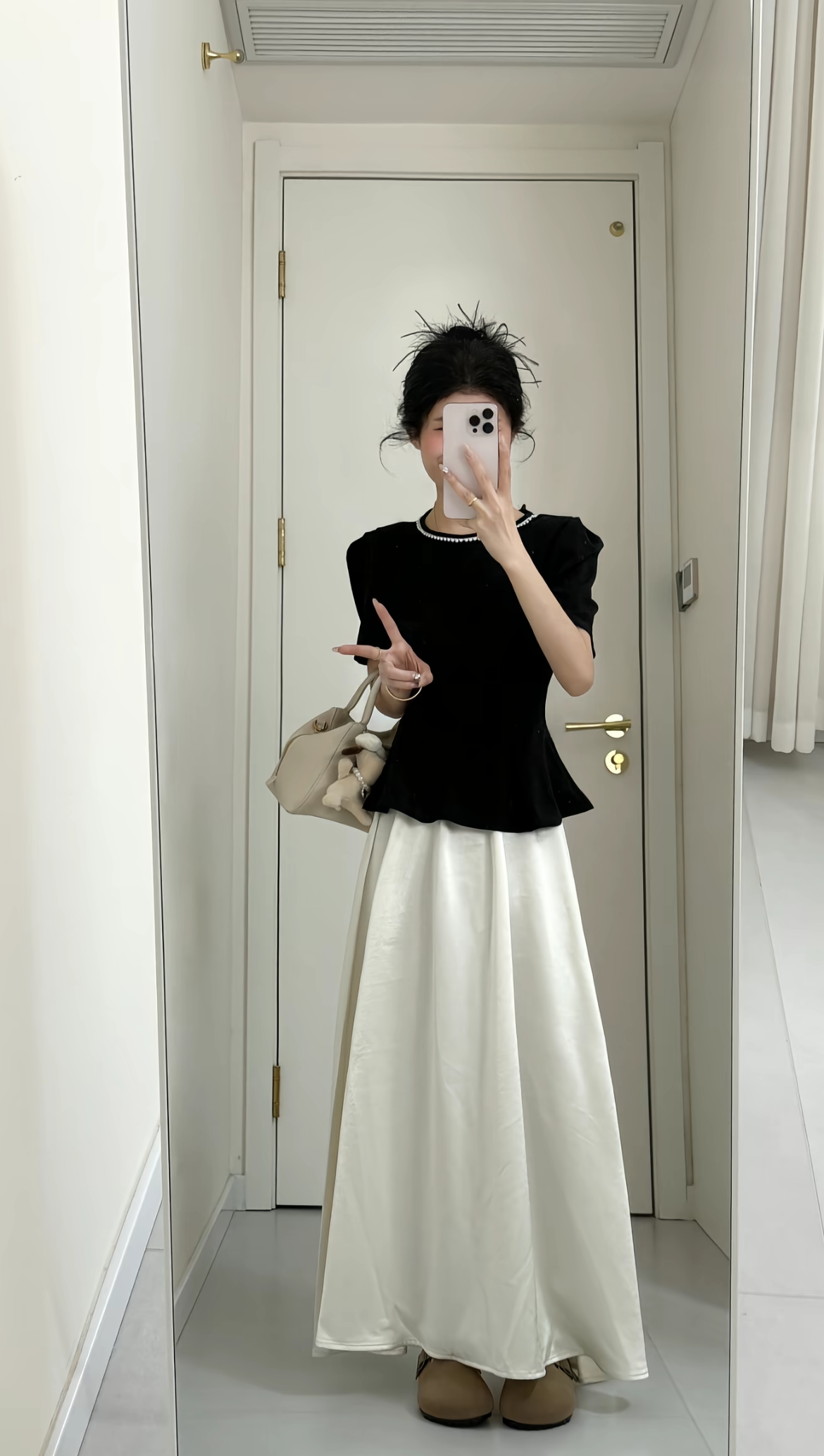 2025夏季新款轻奢设计感钉珠圆领赫本风气质上衣搭配半身裙两件套