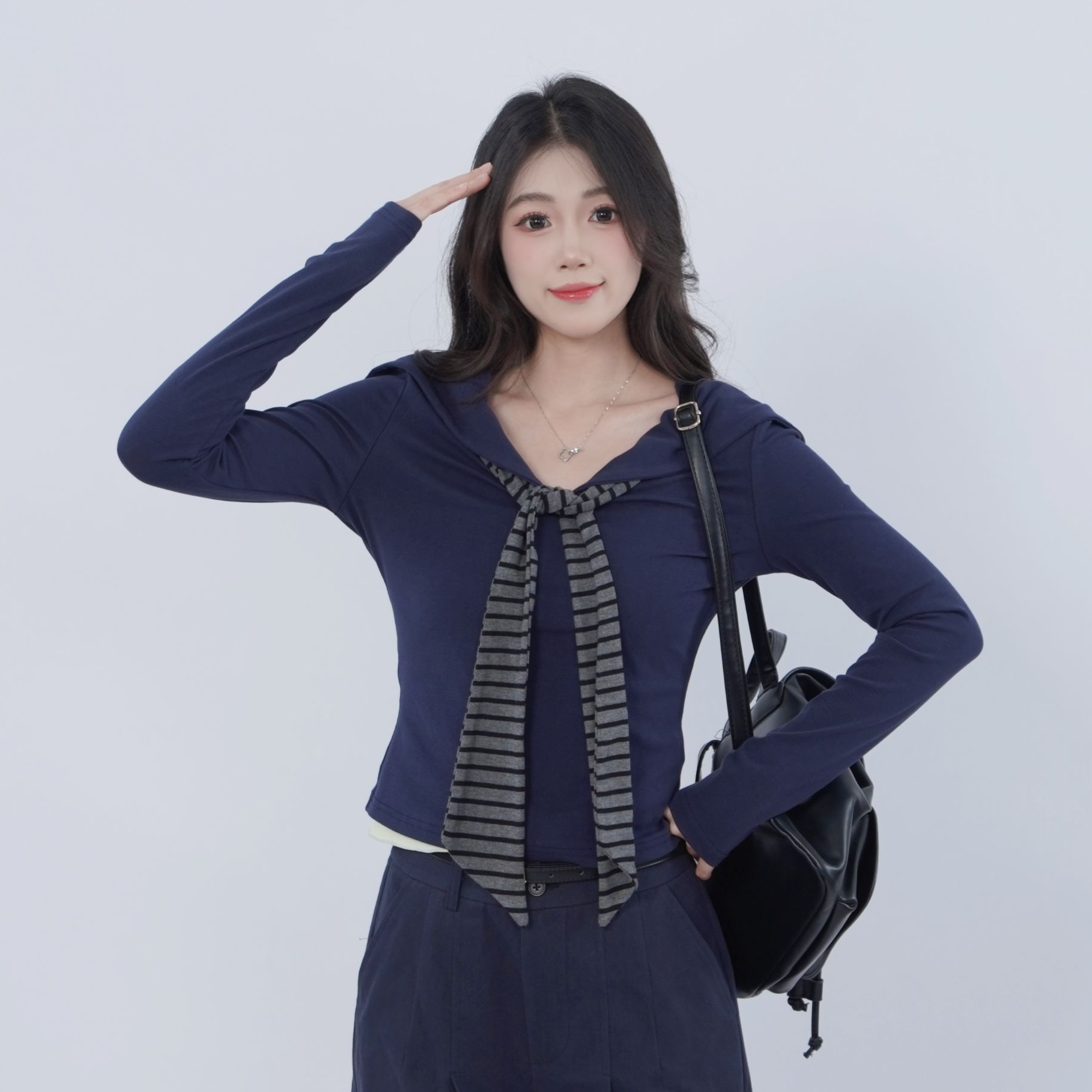 三福长T恤秋显瘦百搭长袖内搭女打底衫条纹领结翻领上衣女 511468