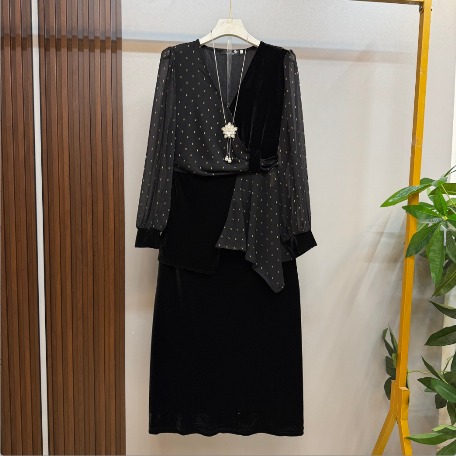 早秋新款时尚气质设计师款高级感丝绒拼接上衣十半身裙套装