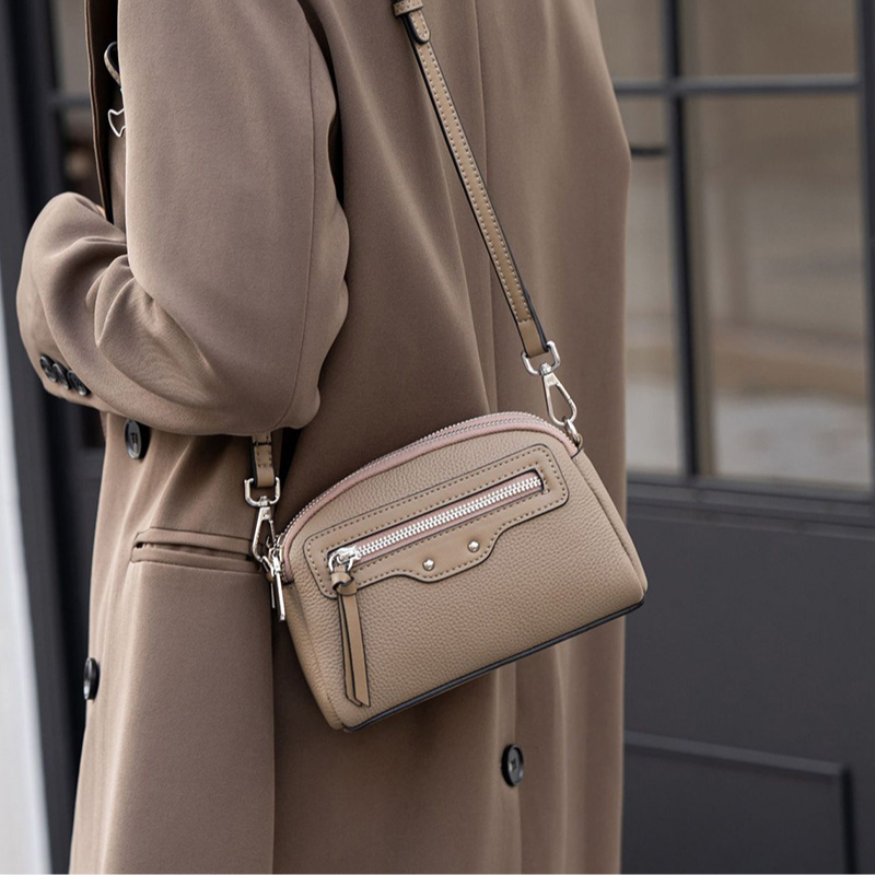 单肩手提休闲肩包潮流立体方包通勤韩版做旧百搭简约中年妈妈包