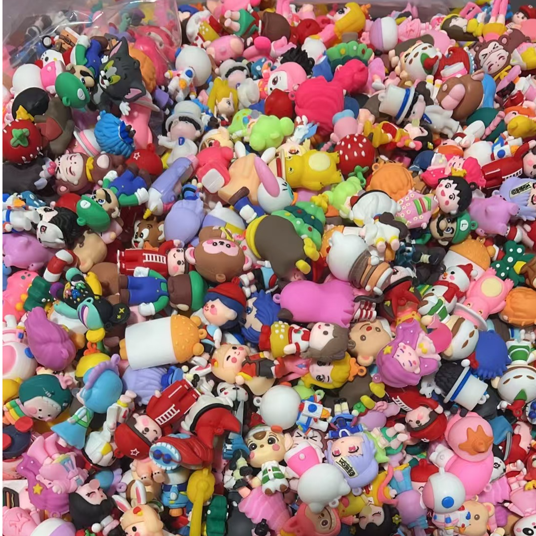 混合潮玩公仔钥匙扣挂件迷你情侣背包手工DIY源头工厂公仔玩偶