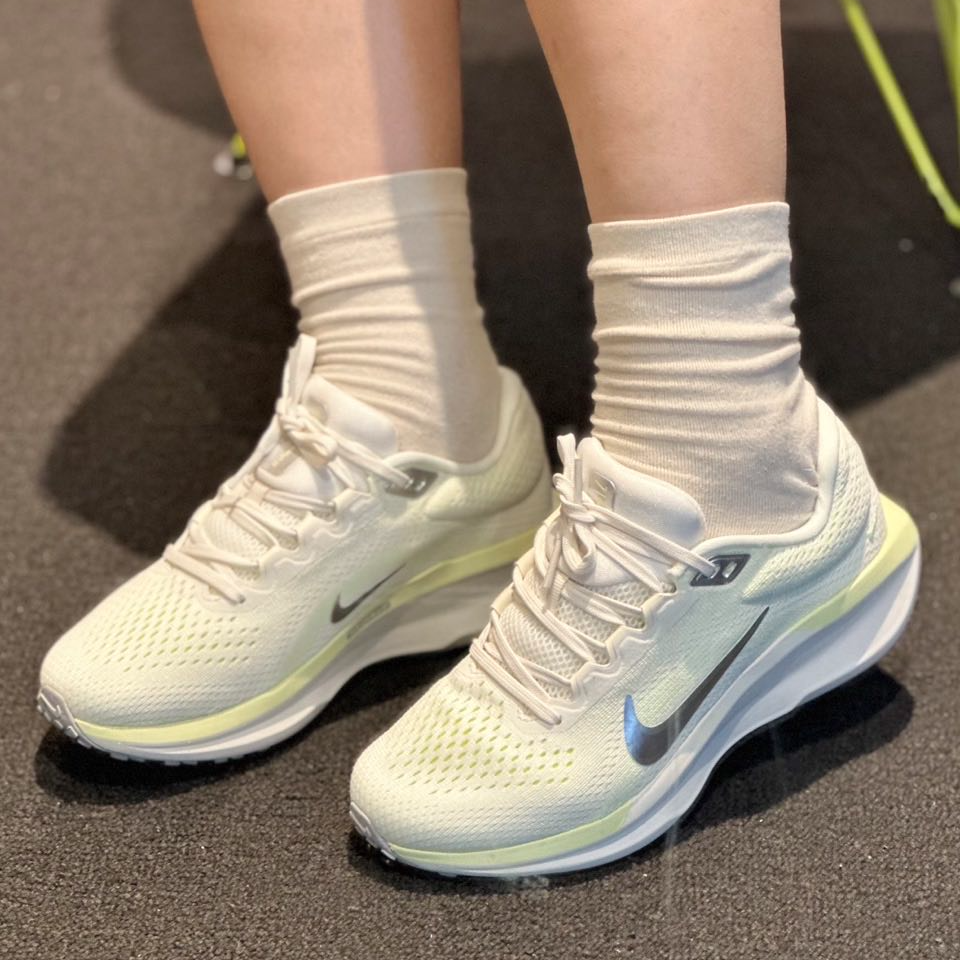 NIKE/耐克女款跑鞋AIR WINFLO 11运动鞋跑鞋FJ9510-108