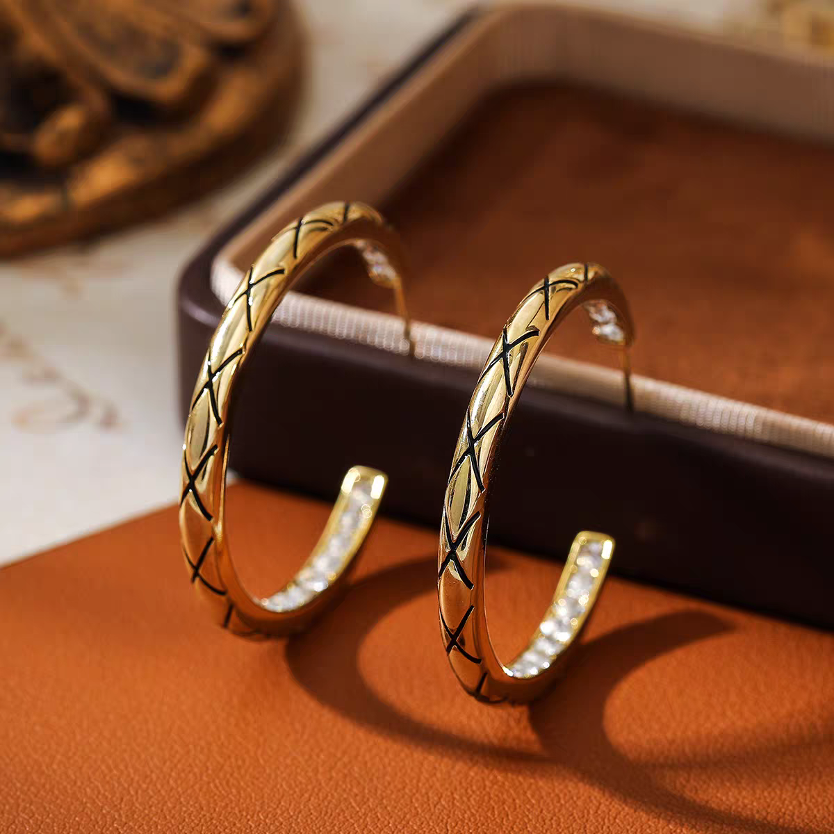 铜合金耳饰 珐琅条纹C圈耳环女小众时尚耳环精致内镶嵌锆石耳饰