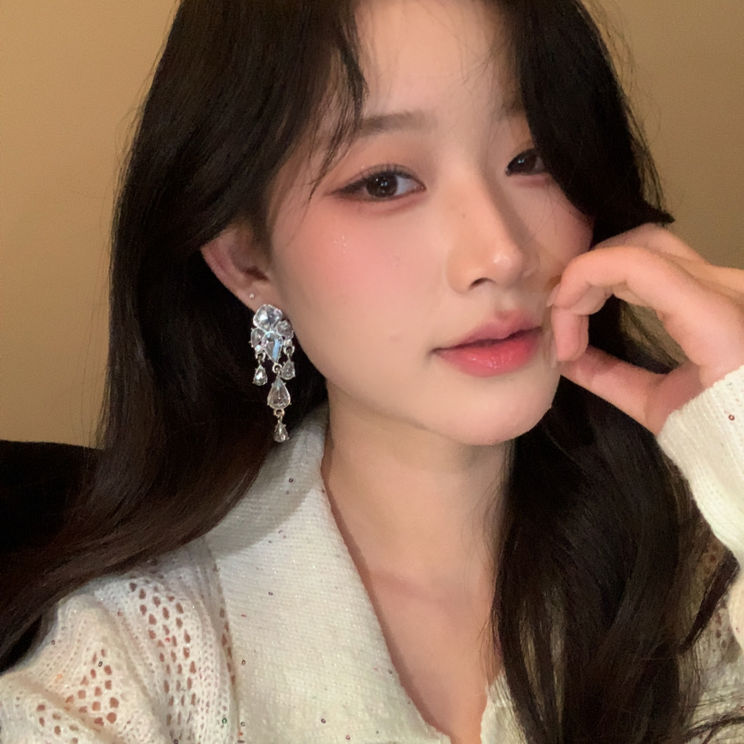 铜合金耳饰 富家千金风设计感耳钉气质优雅耳环女时尚高级感耳饰