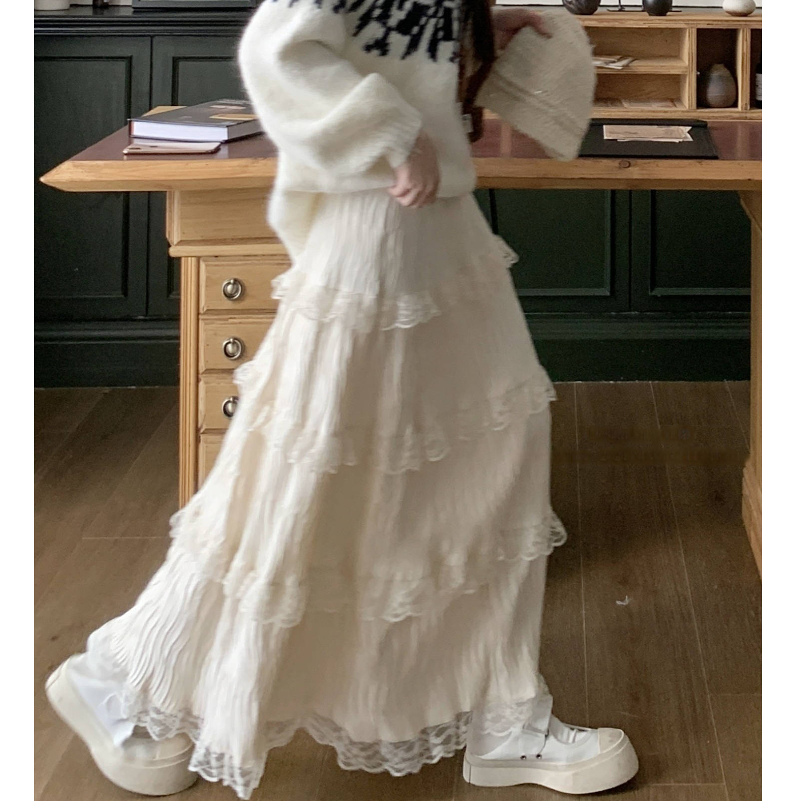 丝绒半身裙2025秋冬新款温柔芭蕾风仙女蛋糕裙A字蕾丝拼接中长裙