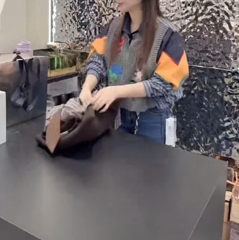 时尚潮流百搭精品女装dgd6786