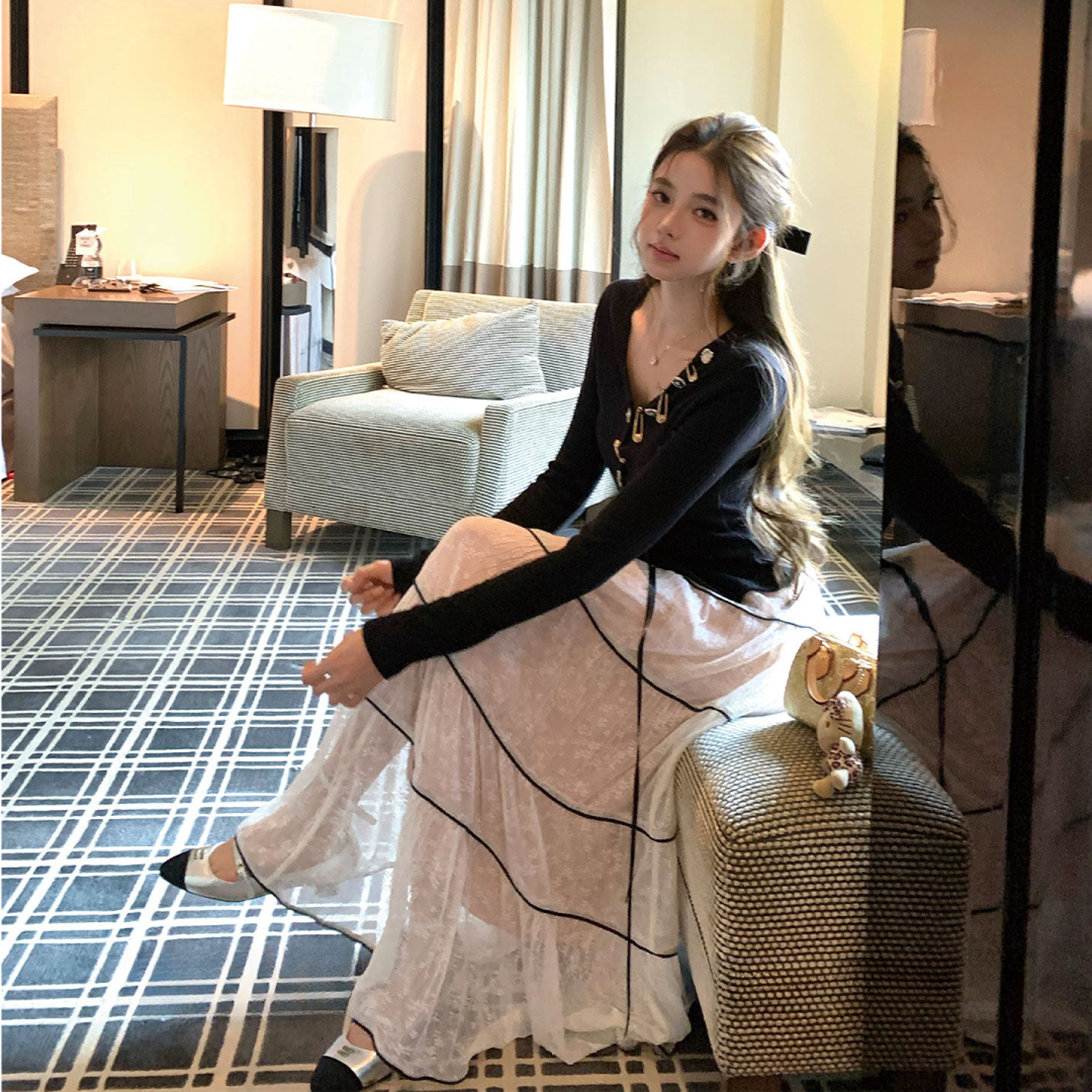 法式时髦高级感V领修身显瘦针织开衫女春季设计感上衣半身裙套装