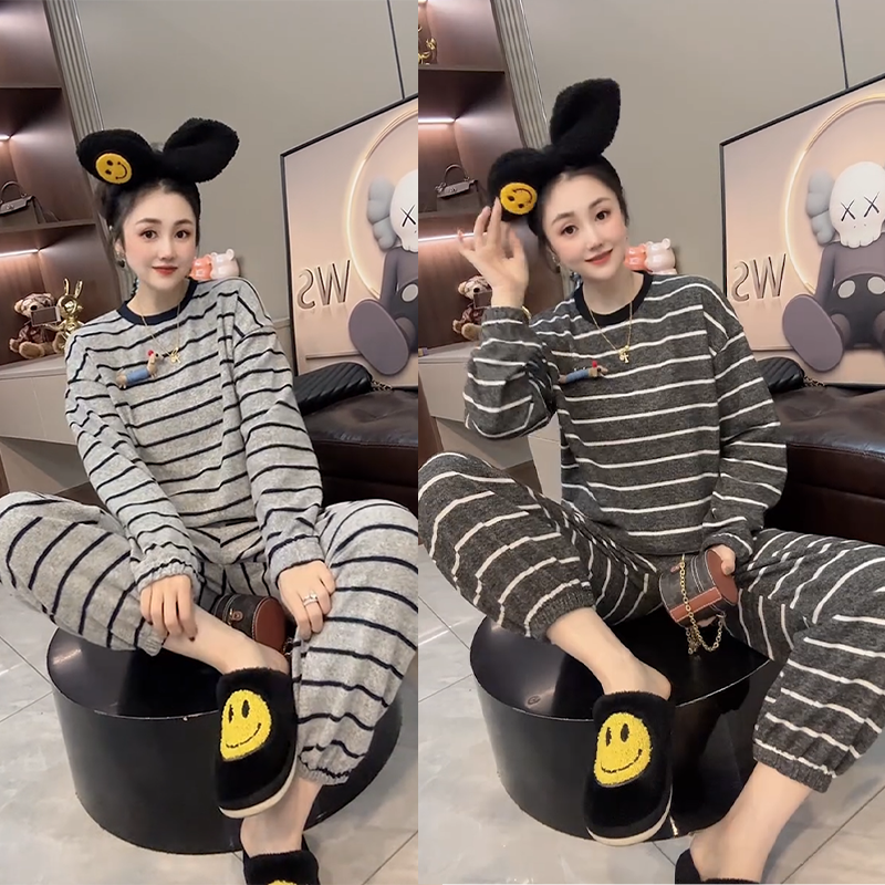 家居服秋冬舒适保暖条纹减龄长袖长裤腊肠狗绒绒睡衣