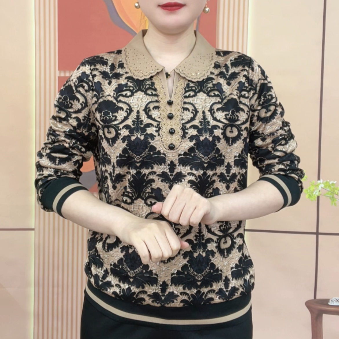 新款妈妈装2025时尚宽松长袖洋气打底翻领印花小衫气质显瘦上衣