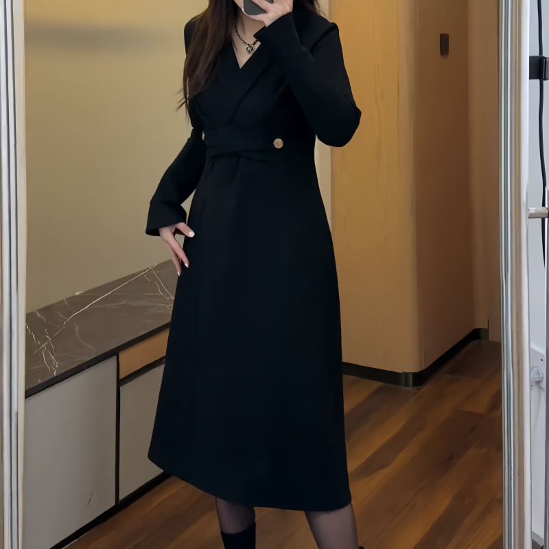 初秋大码微胖mm高级感法式v领收腰遮肚显瘦时尚感裙子新款连衣裙