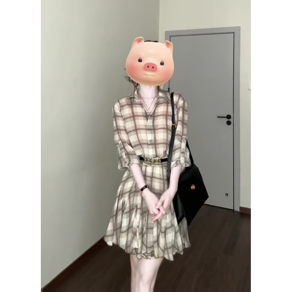 2025夏季新款卡其色格纹翻领宽松木耳边短款连衣裙小众衬衫百褶裙