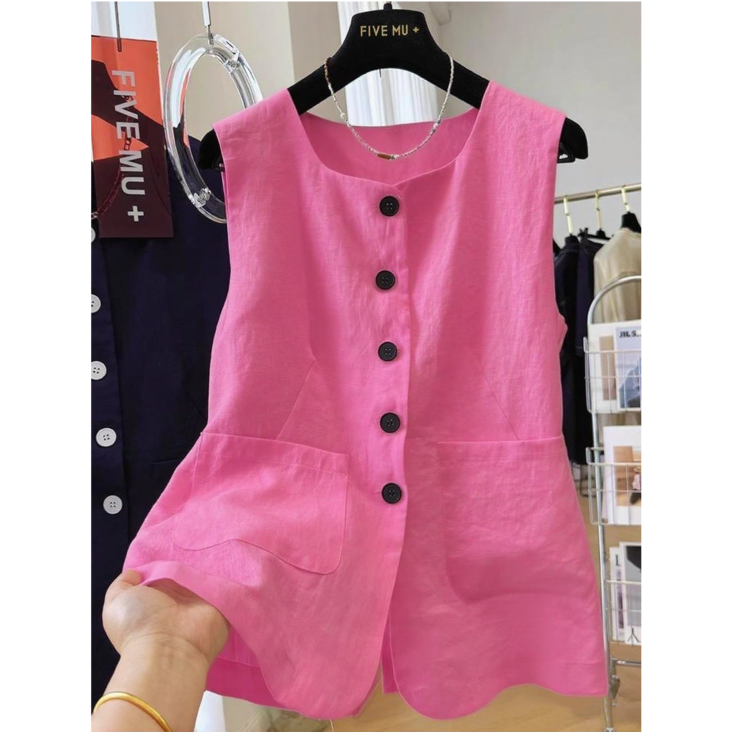 2025夏季新款韩版百搭老钱风时尚洋气气质减龄无袖上衣显瘦背心女