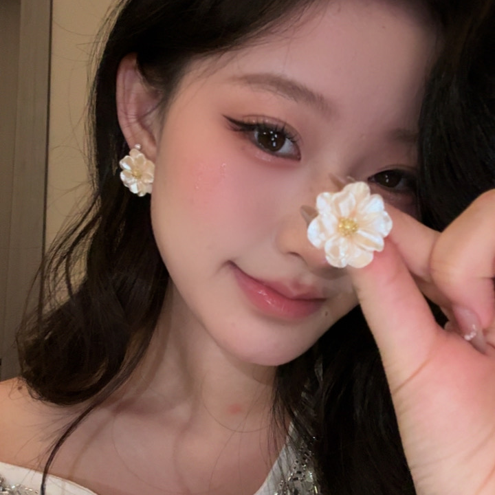 铜合金耳饰 甜美温柔花朵耳钉时尚高级感耳环超仙女设计感耳饰