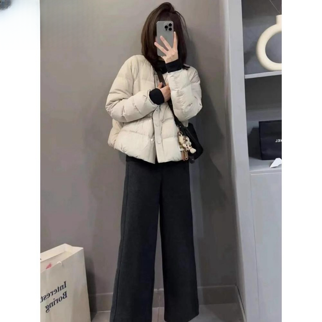 米白色洋气短款羽绒服女款2026秋冬新款轻薄设计感无领小个子外套