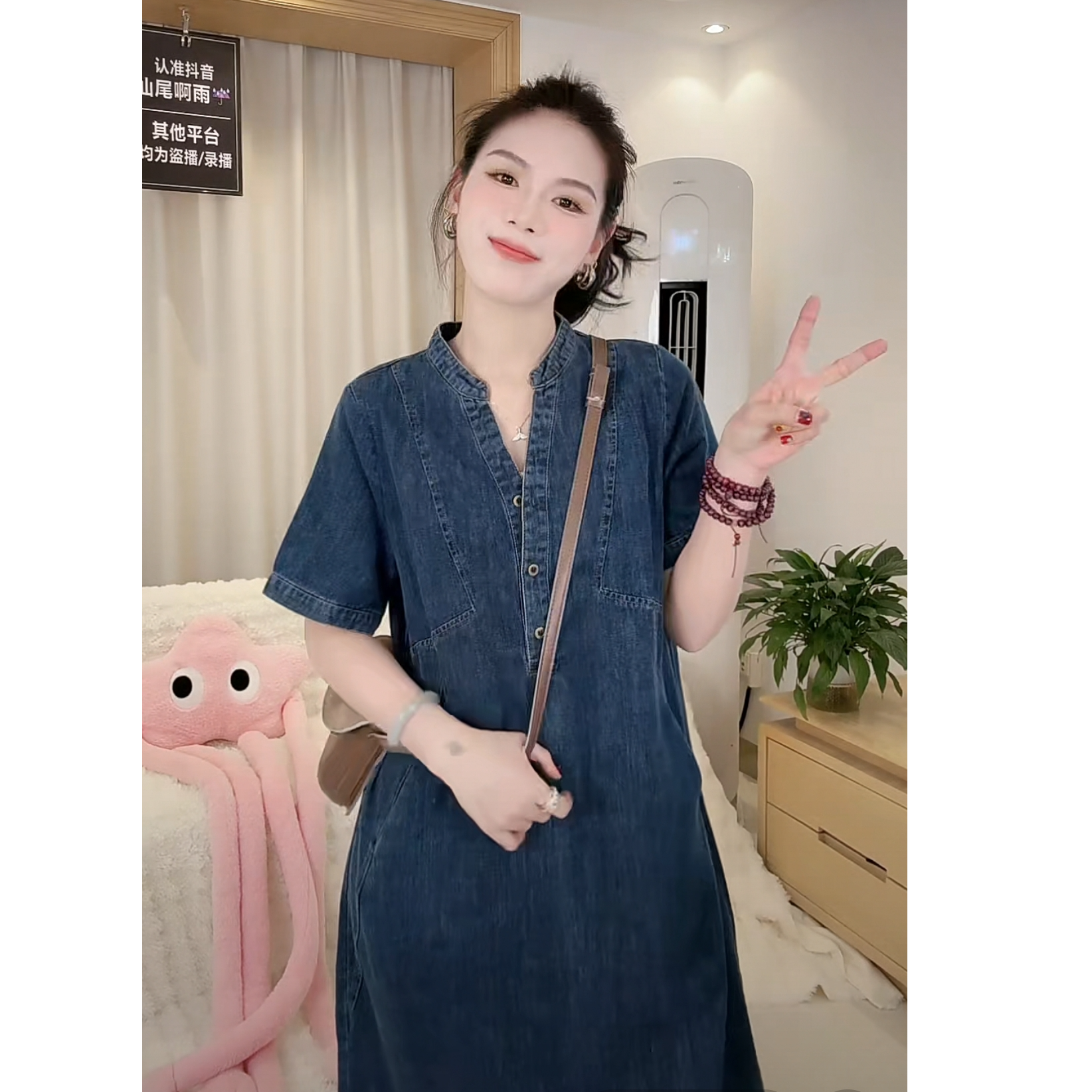 牛仔连衣裙女2025新款气质港风爆款夏季薄款轻奢高级感休闲款裙子