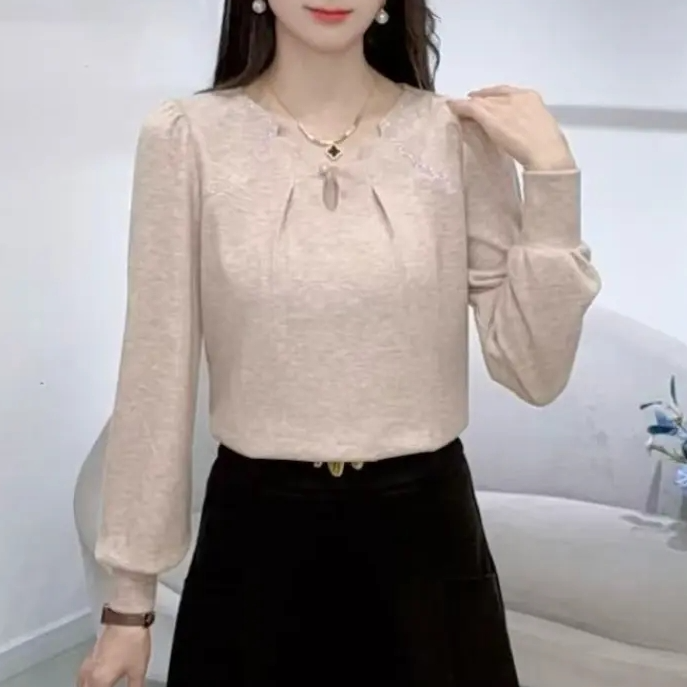 2025秋冬法式设计感长袖打底衫重工烫钻新款显瘦减龄洋气百搭上衣