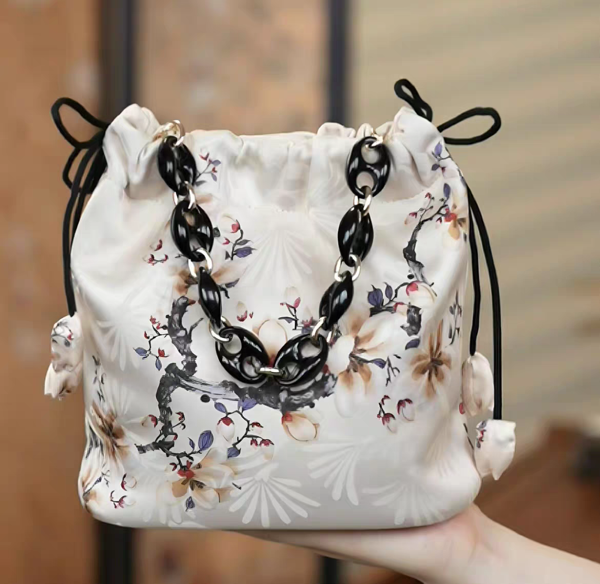 水桶包抽绳见外包装复古民族风可调节斜挎包百搭手拎包时尚休闲风