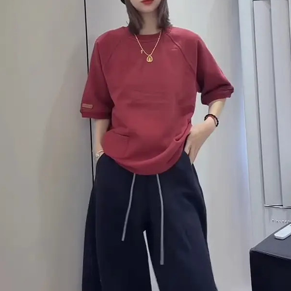 2026新款今年秋冬流行爆款穿搭女韩版减龄时髦有范设计感短袖T恤
