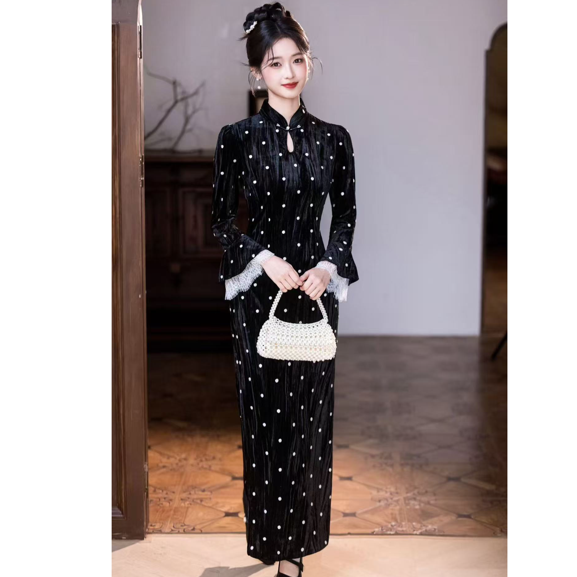 江南春【花月】秋款新中式文艺少女高端丝绒刺绣日常旗袍奢华气质