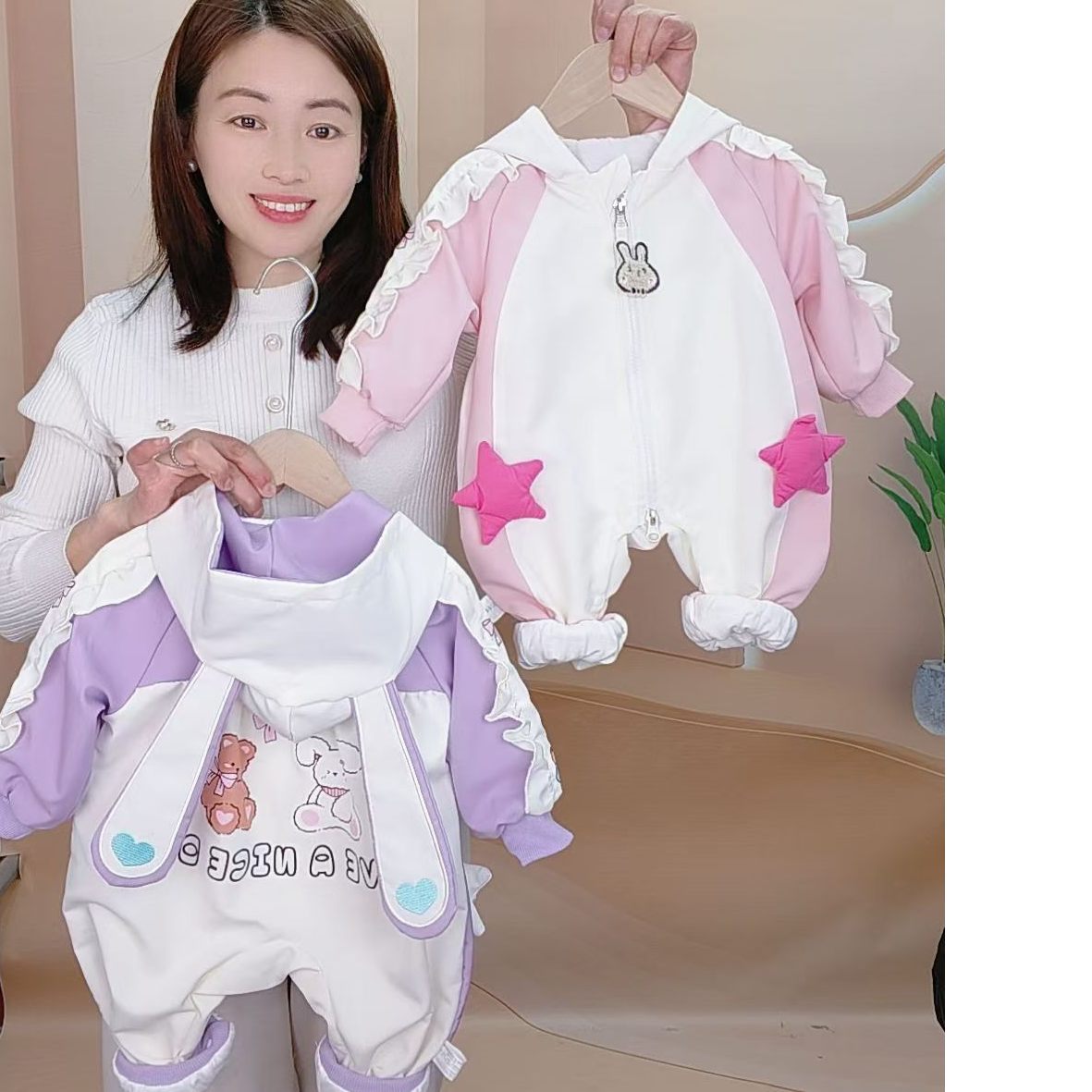 春款新品婴儿超萌可爱兔宝连体冲锋衣满月百天周岁宝宝连帽卡通