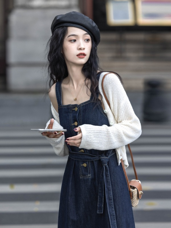 2025秋季搭配一整套高级感防晒开衫搭配牛仔背带裙显瘦两件套女