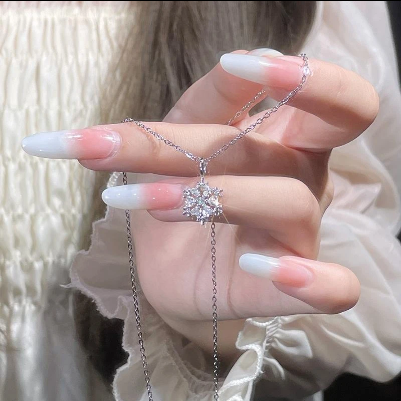 冬日气质雪花项链女小众满钻设计锁骨链简约坠链甜酷