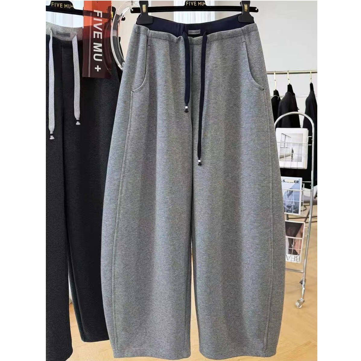 韩系2025秋季松弛垂感阔腿弯刀裤女宽松显瘦裤脚抽绳运动休闲卫裤