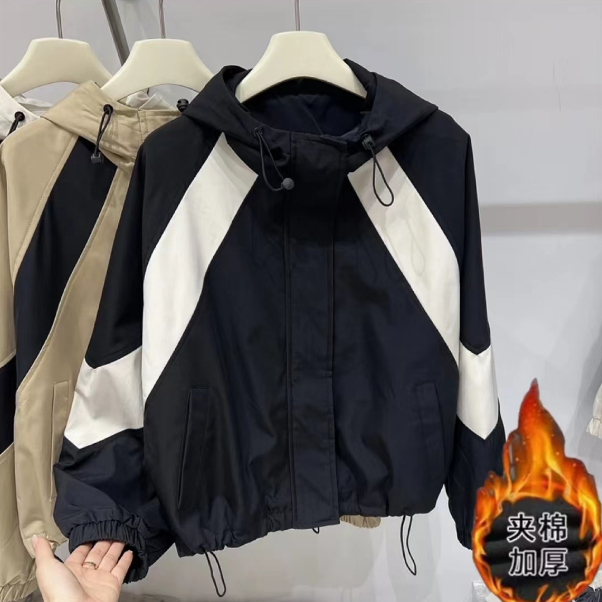撞色连帽冲锋衣外套女休闲百搭夹克设计感流行工装棒球服拼接秋季
