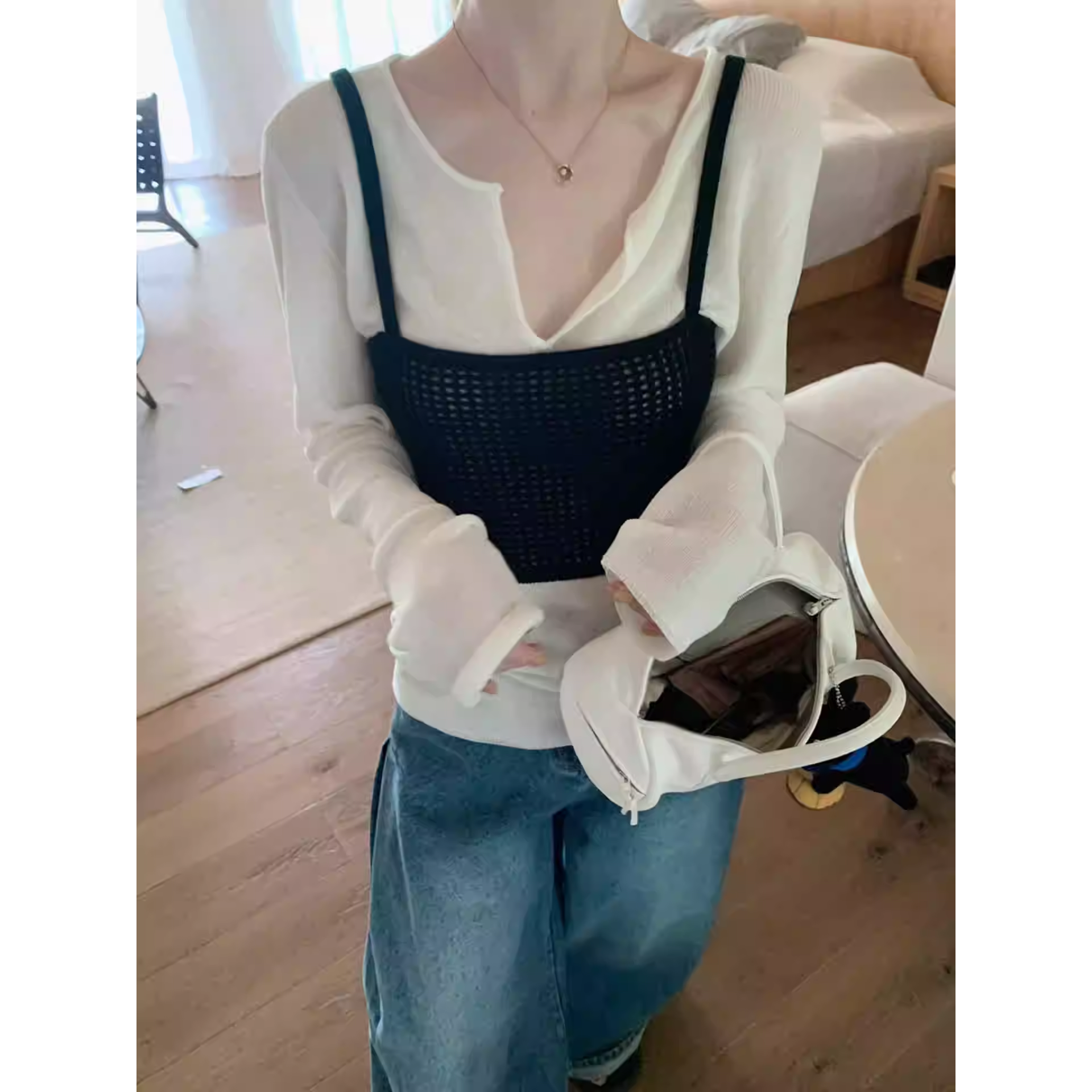 设计感别致小众吊带上衣针织两件套2025早秋新款V领长袖内搭T恤衫