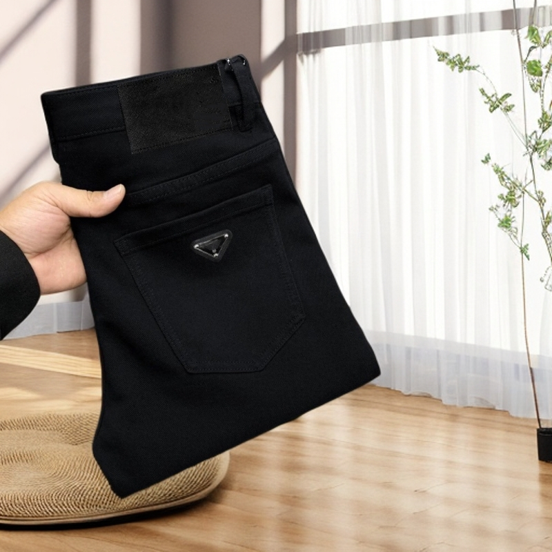 春季新款三角标徽章牛仔裤男士潮牌韩版百搭直筒休闲修身黑色长裤