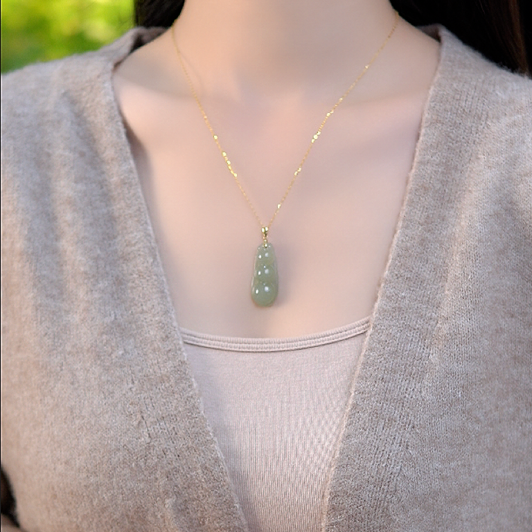 新疆和田玉18K金镶玉福豆多子多福新疆料气质轻奢坠链玉坠妈妈链