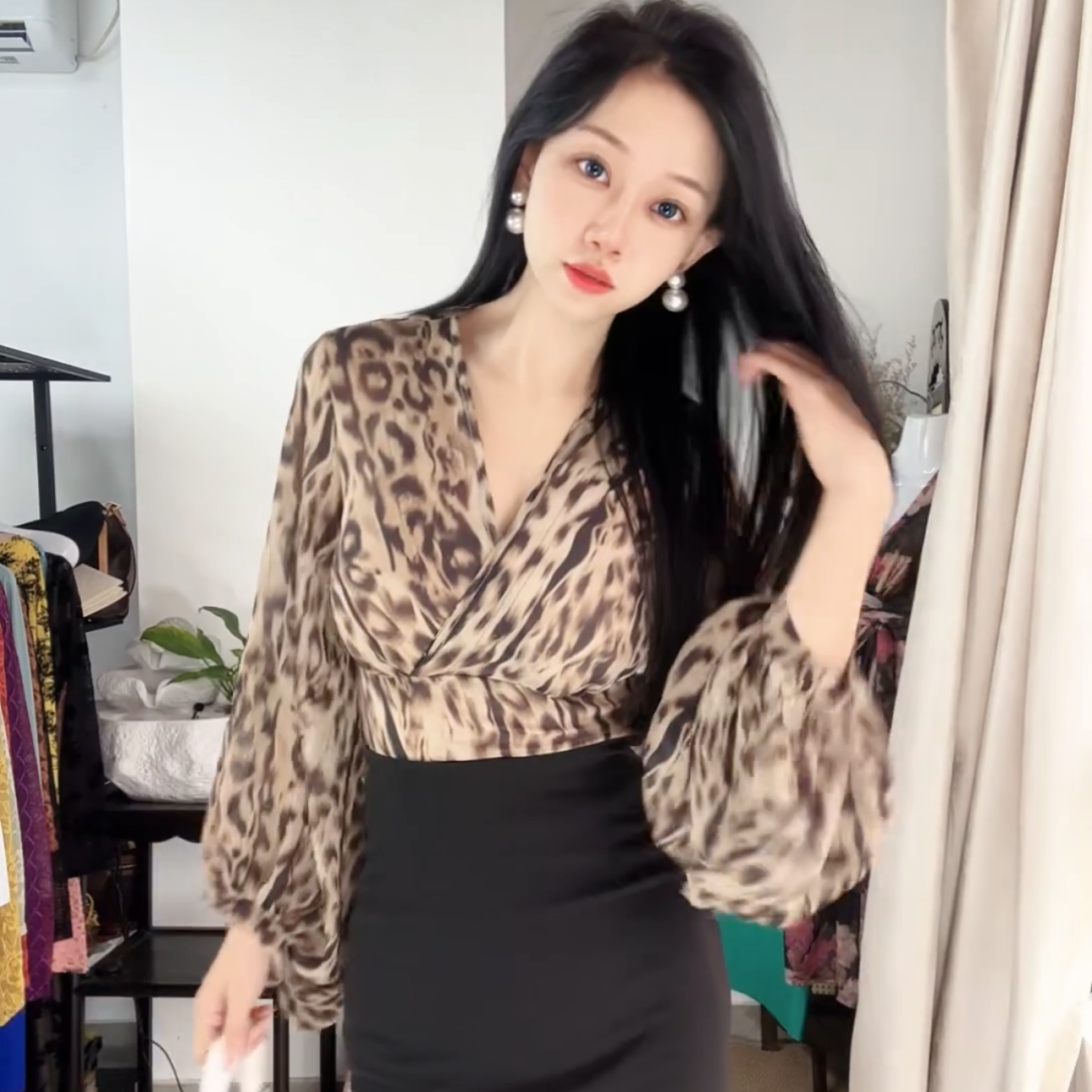 法式豹纹印花泡泡袖衬衫女2025春季新款设计感小众别致薄款上衣潮
