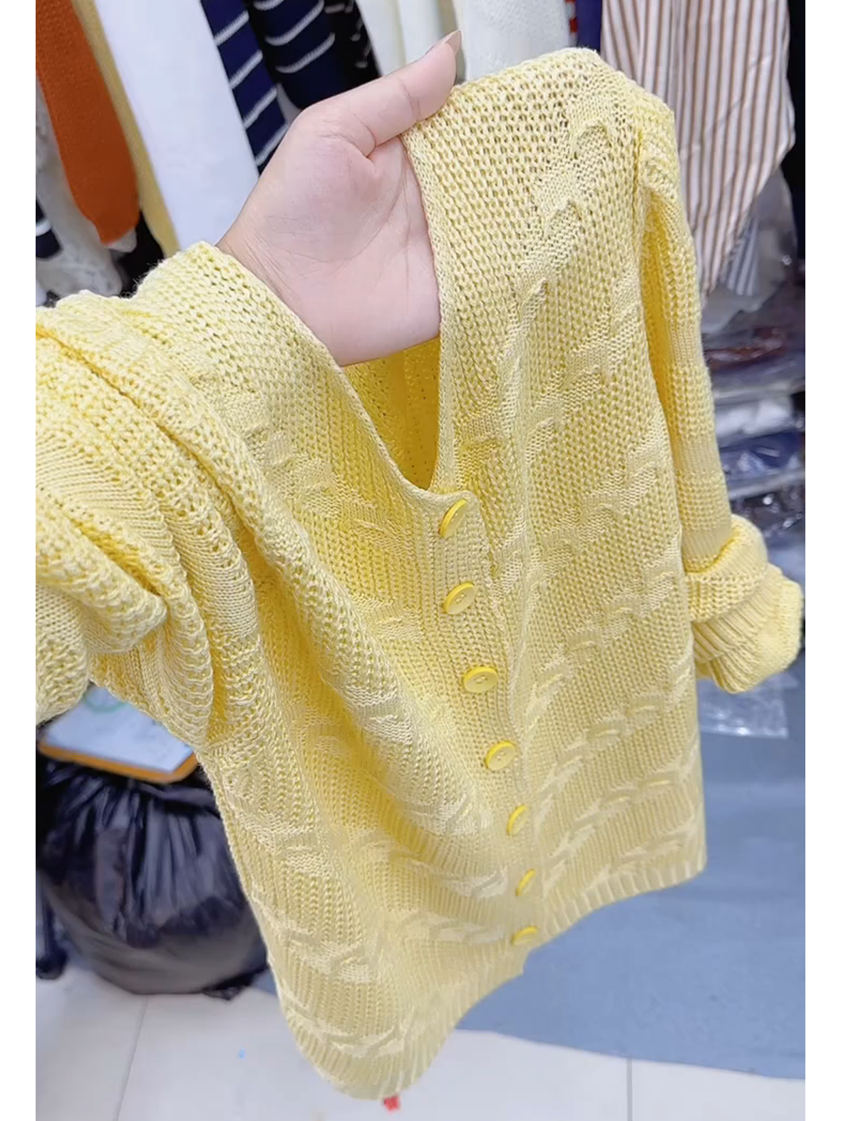 【现货】韩版时尚显白黄色上衣女2025早秋洋气减龄小众气质针织开衫