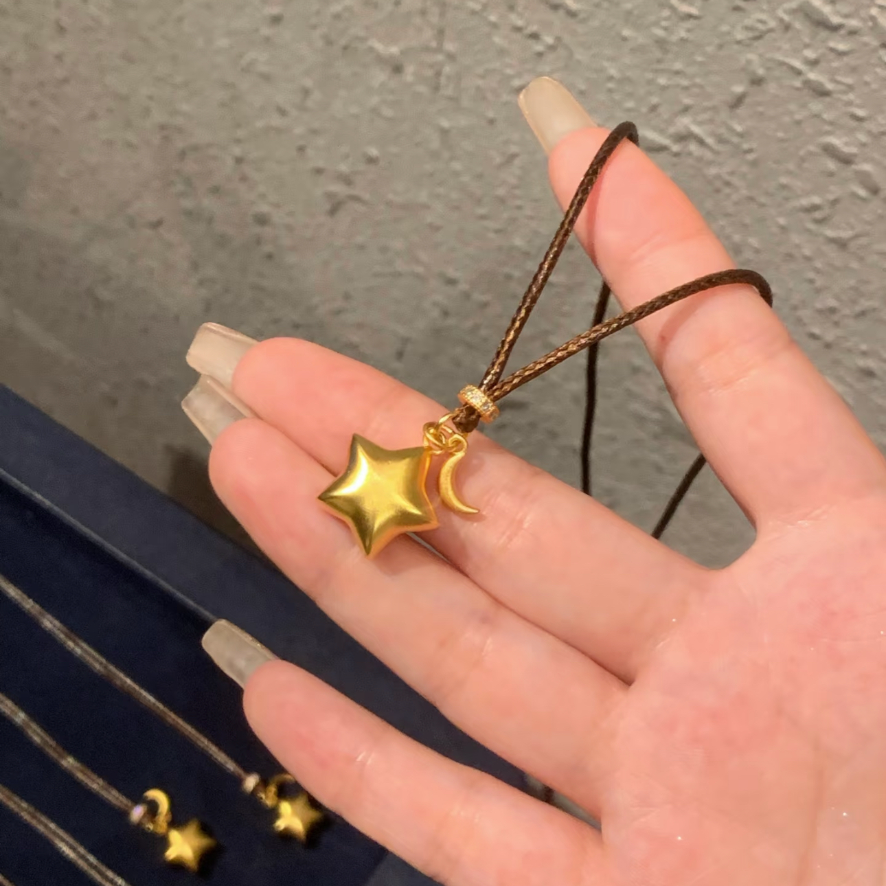 铜合金项链 新中式金色纸折星星月亮项链日常百搭简约编织锁骨链