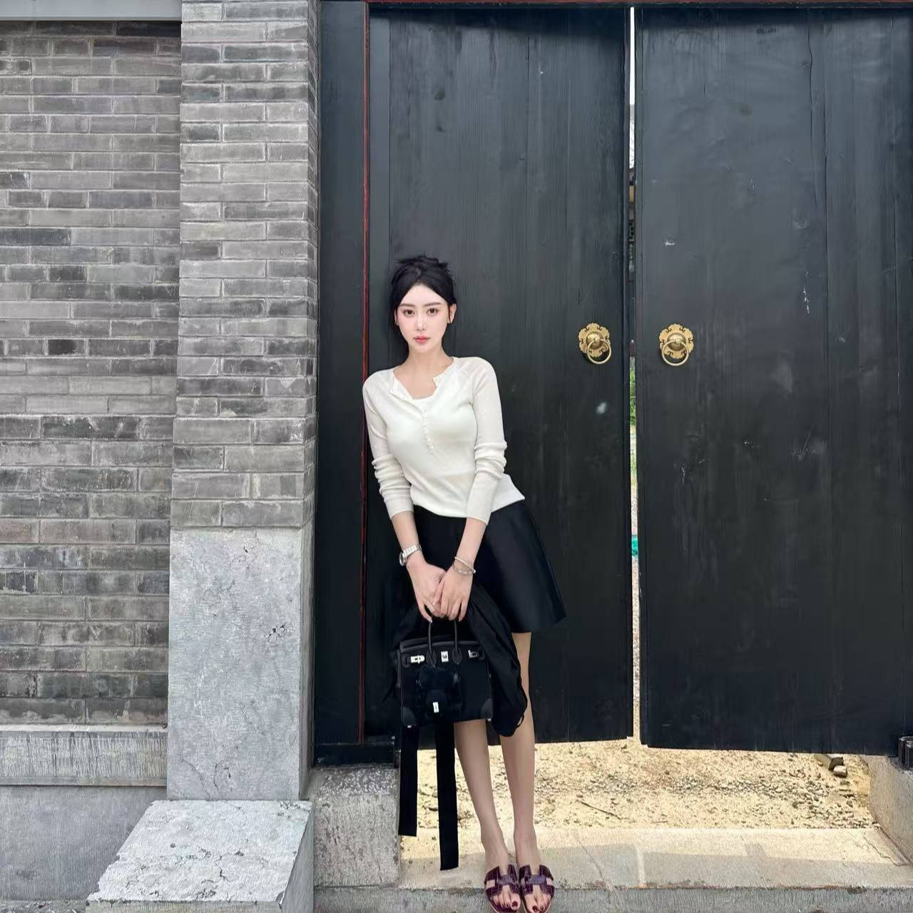 「首尔欧尼」AKIZHANG超绝腰臀比显瘦纯欲极简百搭微A半身裙短裙