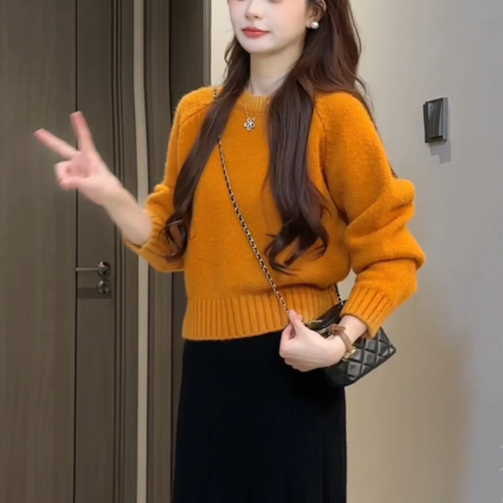 慵懒风圆领简约纯色毛衣女宽松2025秋冬韩版休闲百搭套头针织长袖