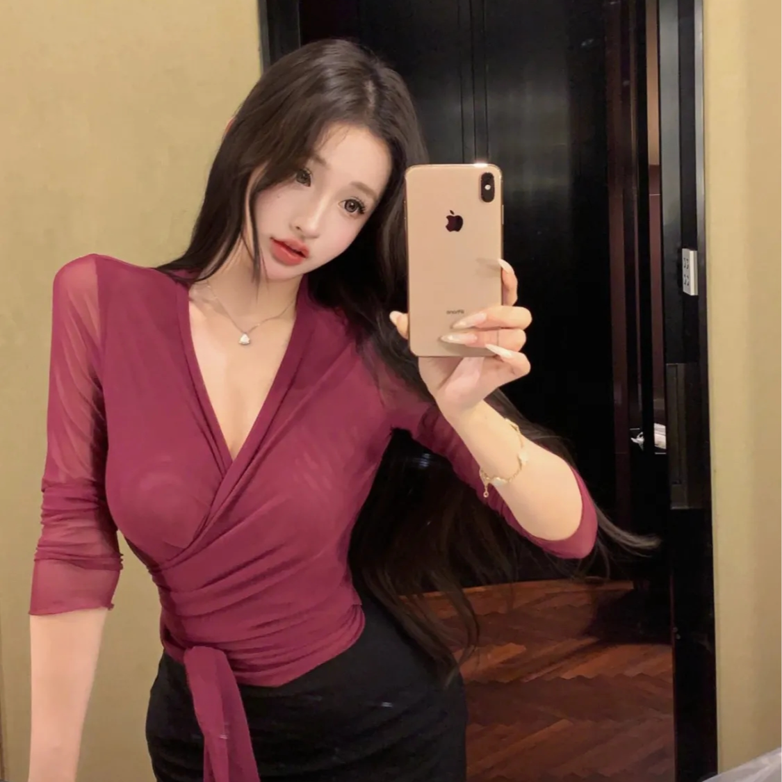 韩系轻熟风玫紫色交叉V领系带上衣夏季新款御姐收腰气质打底衫女