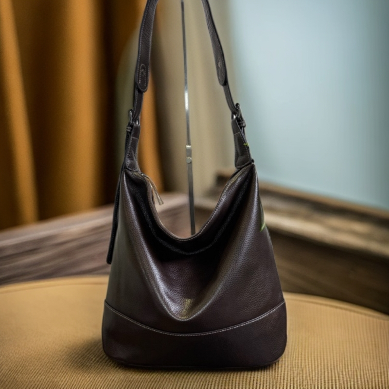 2025新款休闲百搭真皮单肩斜挎水桶塌塌包 8710#